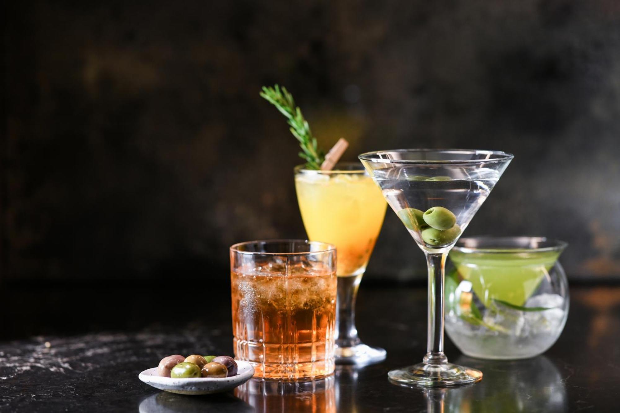 Powerhouse Hotel Tamworth By Rydges Eksteriør billede A selection of cocktails