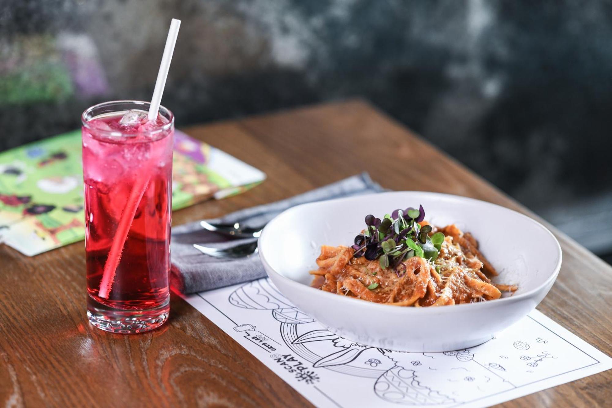 Powerhouse Hotel Tamworth By Rydges Eksteriør billede A glass of pink lemonade