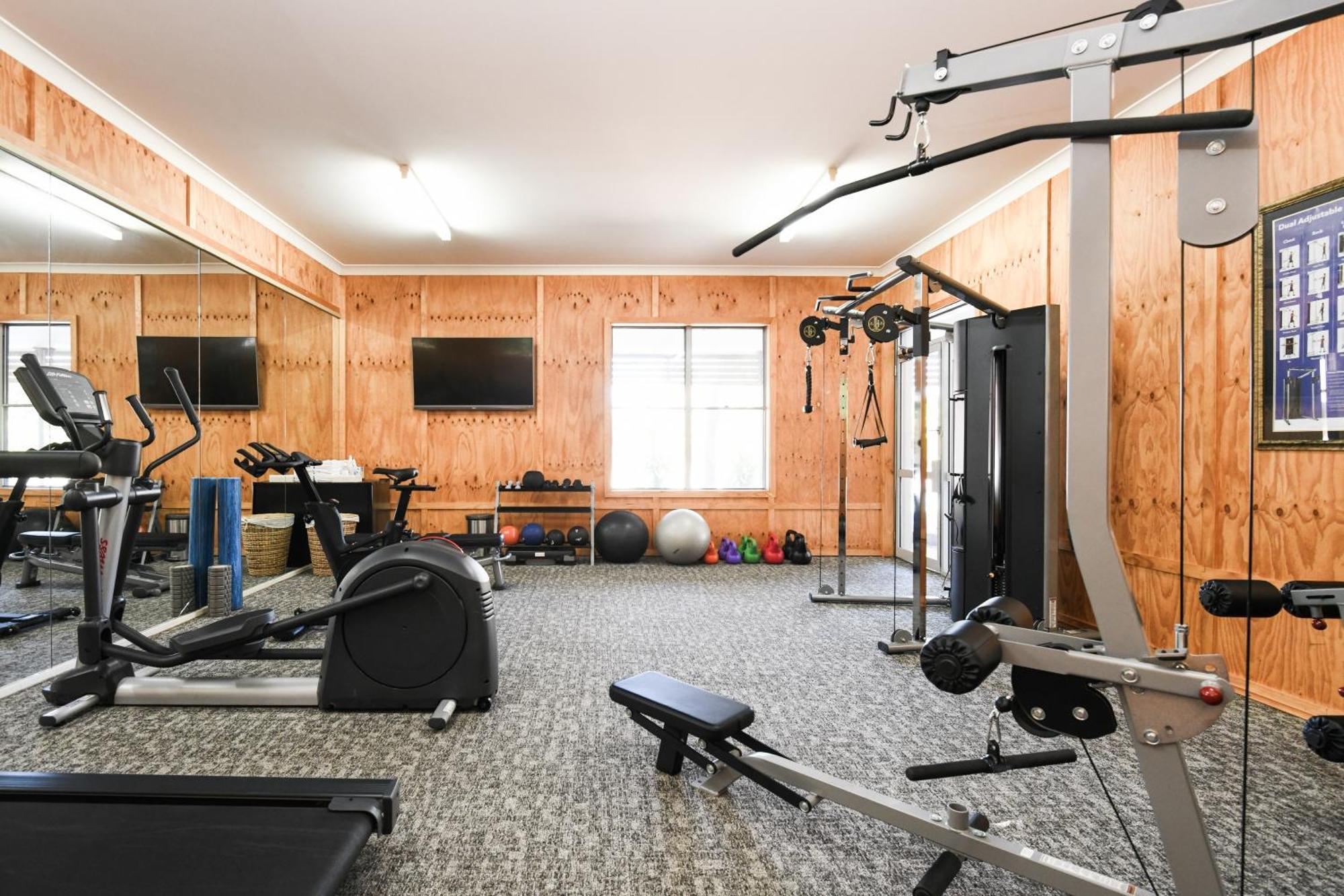 Powerhouse Hotel Tamworth By Rydges Eksteriør billede The gym at the 2016 Olympic Village