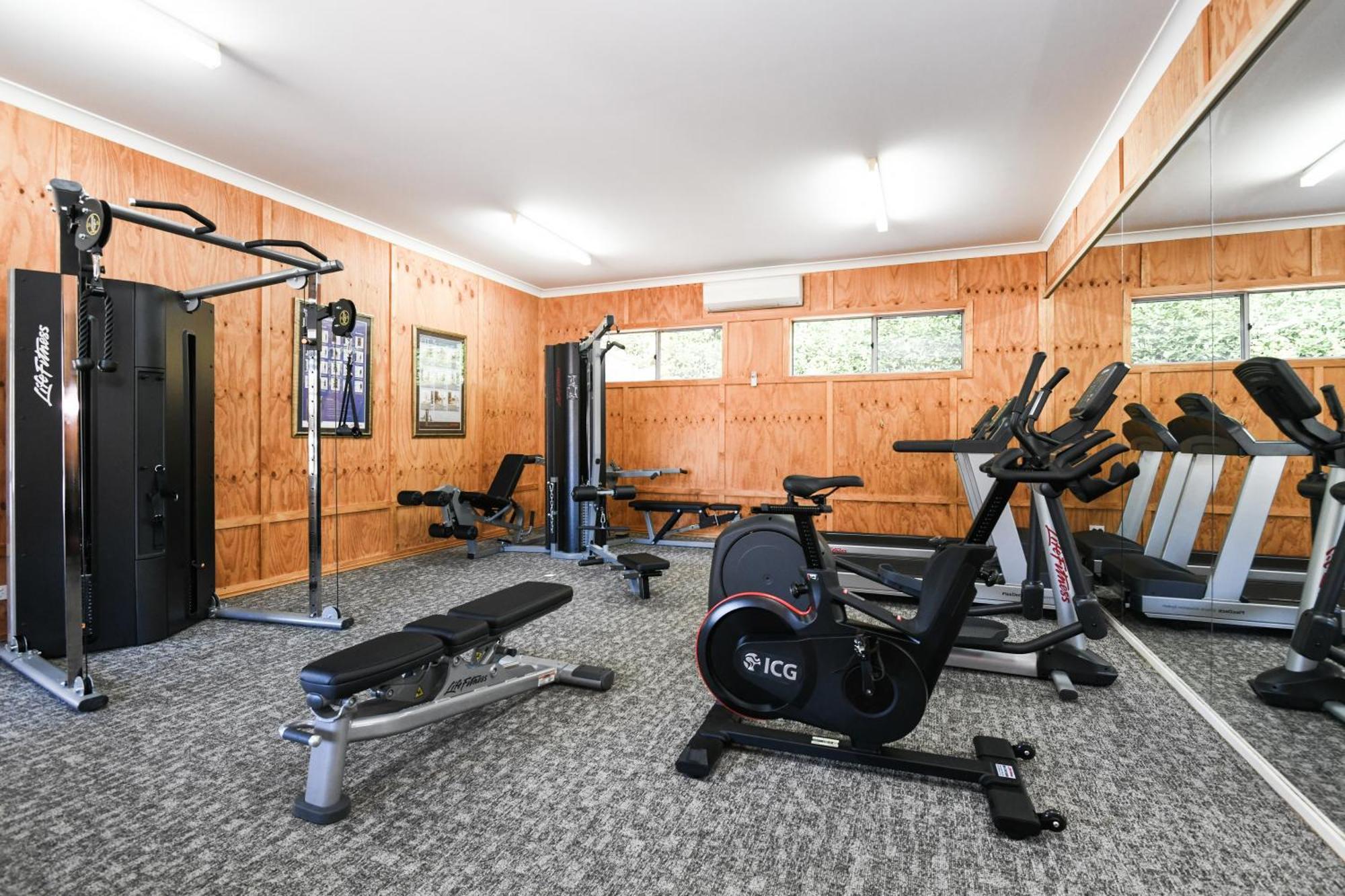 Powerhouse Hotel Tamworth By Rydges Eksteriør billede The gym at the High Performance Centre