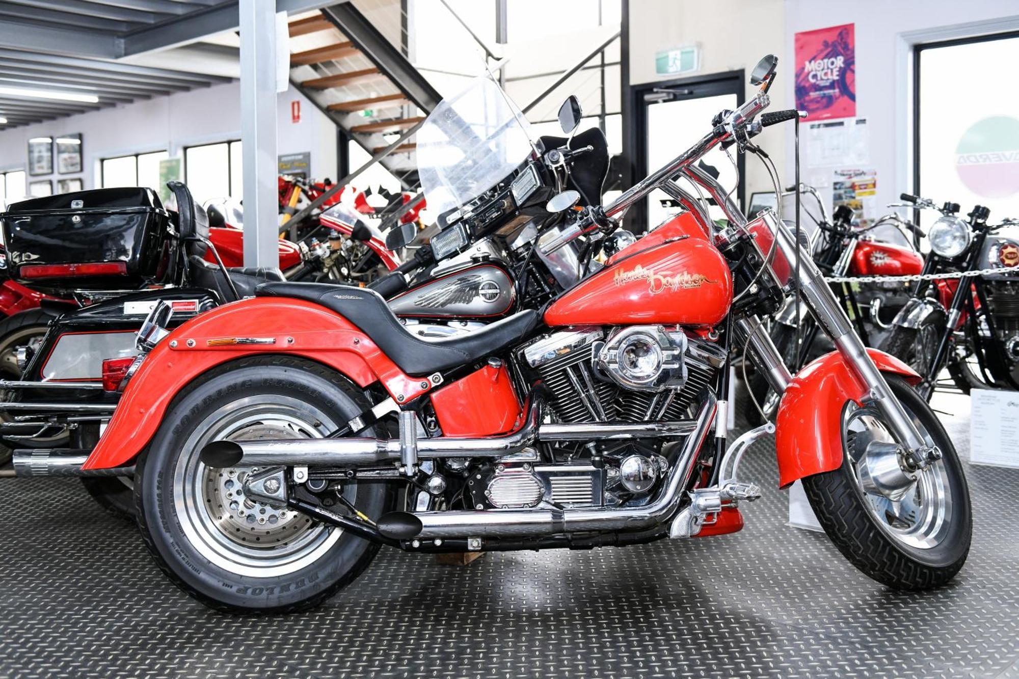 Powerhouse Hotel Tamworth By Rydges Eksteriør billede 2004 Softail Fat Boy