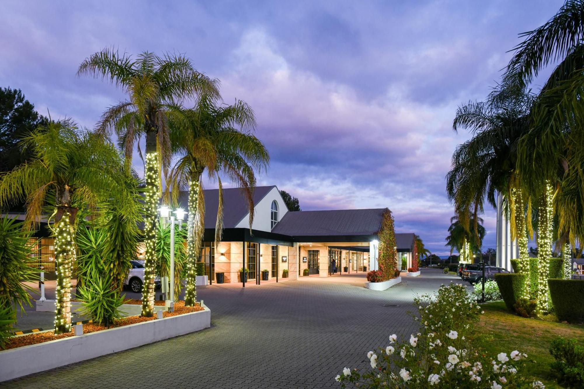 Powerhouse Hotel Tamworth By Rydges Eksteriør billede The Palms Hotel and Spa